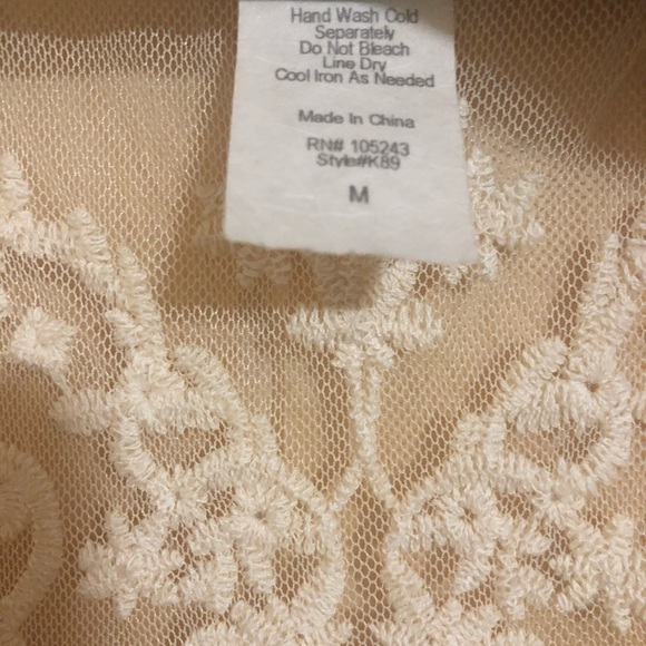 Boho Style Lacey Vest. - Picture 3 of 3